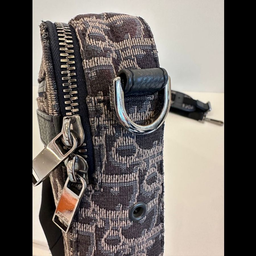 Dior safari Camera bag-6