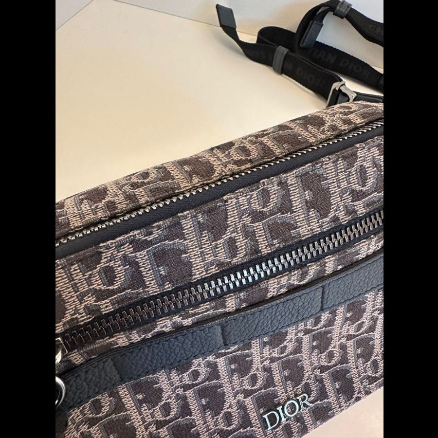 Dior safari Camera bag-18