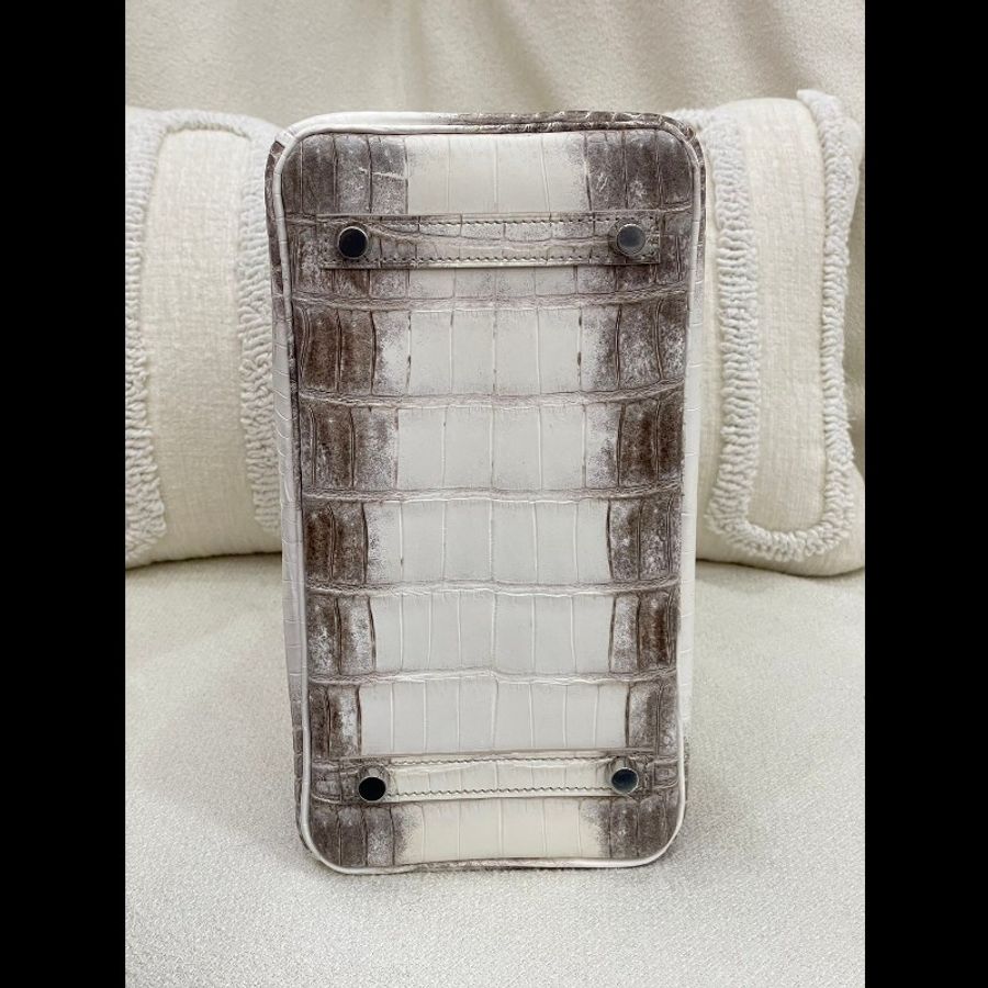 Hermes Birkin25 喜馬拉雅
皮质:兩點鱷
金属:銀扣-6