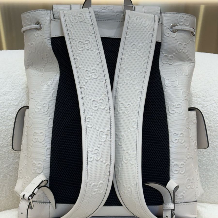 Gucci GG Embossed 白色皮革後背包-1