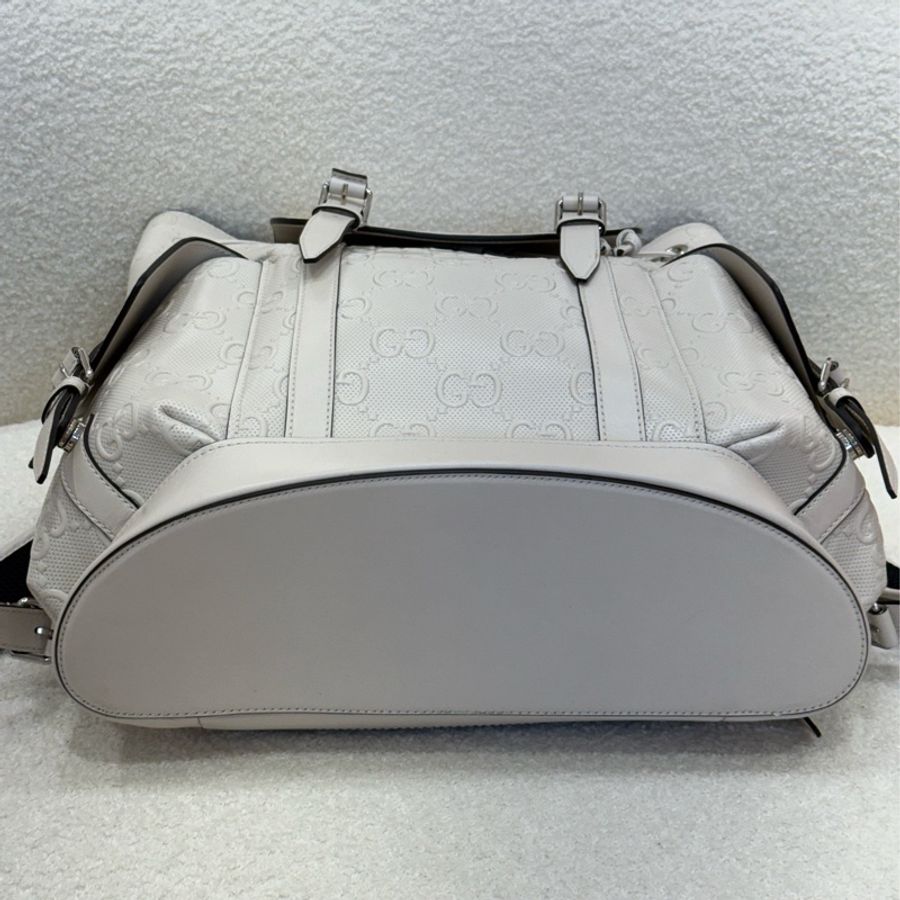 Gucci GG Embossed 白色皮革後背包-2