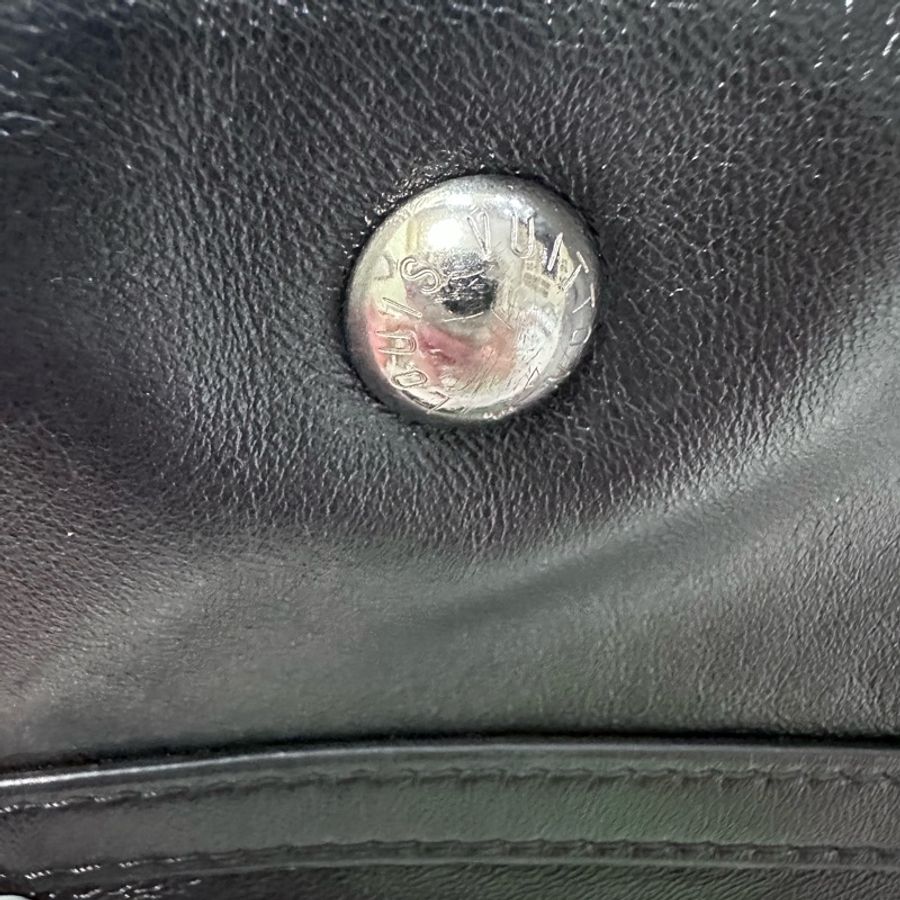 Lv carryall 黑武士 黑色斜背包-28