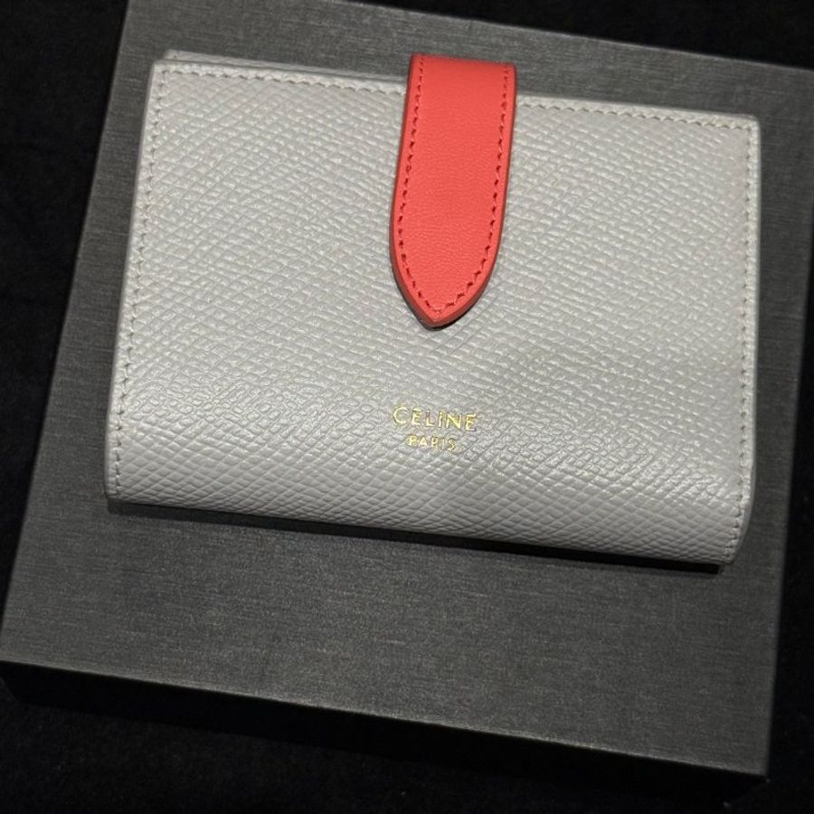 🩰 Celine 經典灰粉色短夾(✨ 全新未使用品 ✨)-0