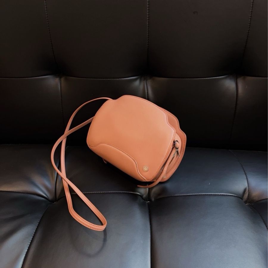 ✨Loro Piana LP諾悠翩雅|2022年款小牛皮Sesia小泡芙 斜挎包|98新-4