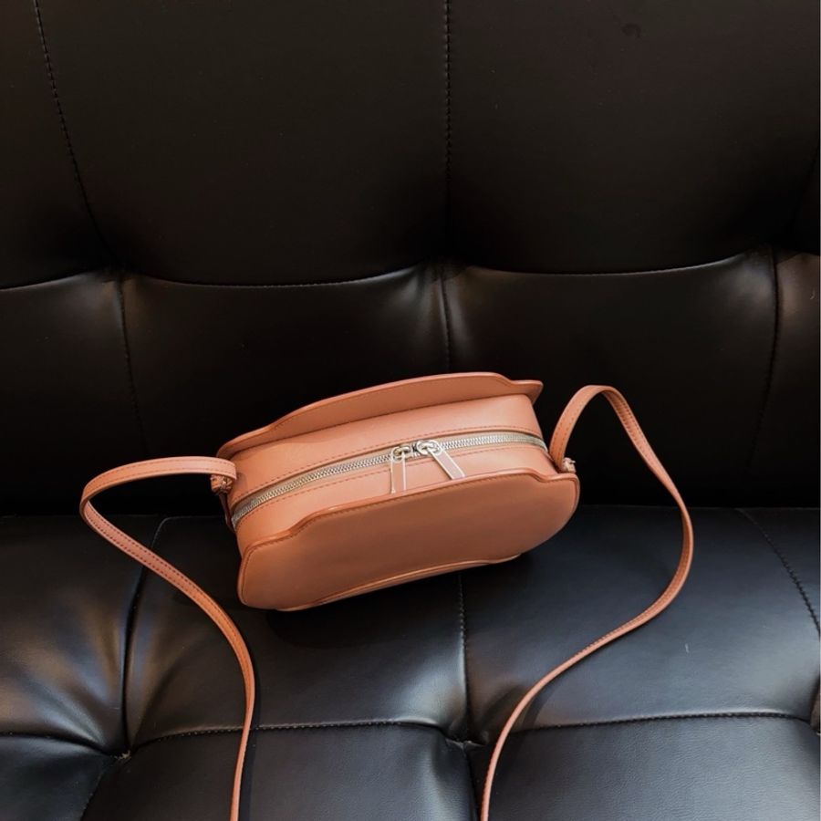✨Loro Piana LP諾悠翩雅|2022年款小牛皮Sesia小泡芙 斜挎包|98新-7