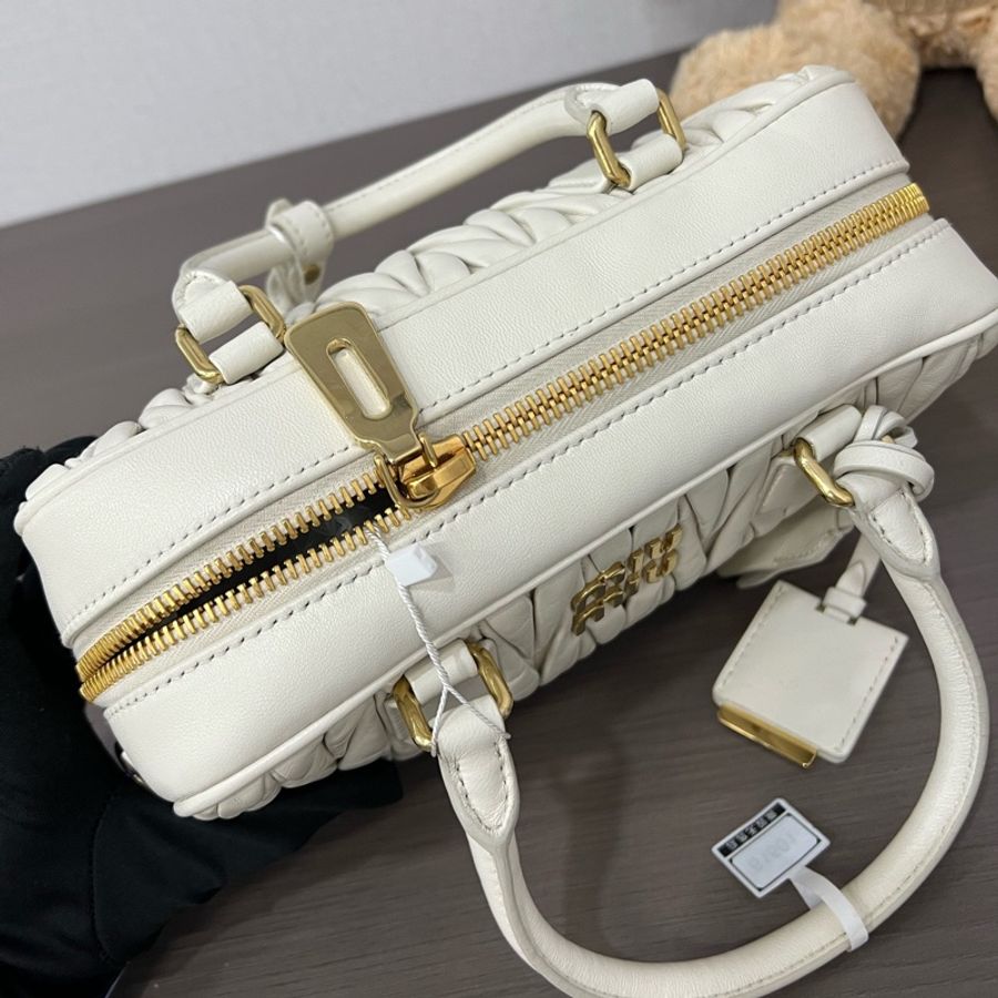 Miumiu/繆繆 Arcadie Matelassé保齡球包-6