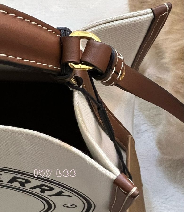 BURBERRY 8026824 棕色皮革水桶包 印花logo 徽標圖案帆布 手提 肩背 正品 二手精品-12