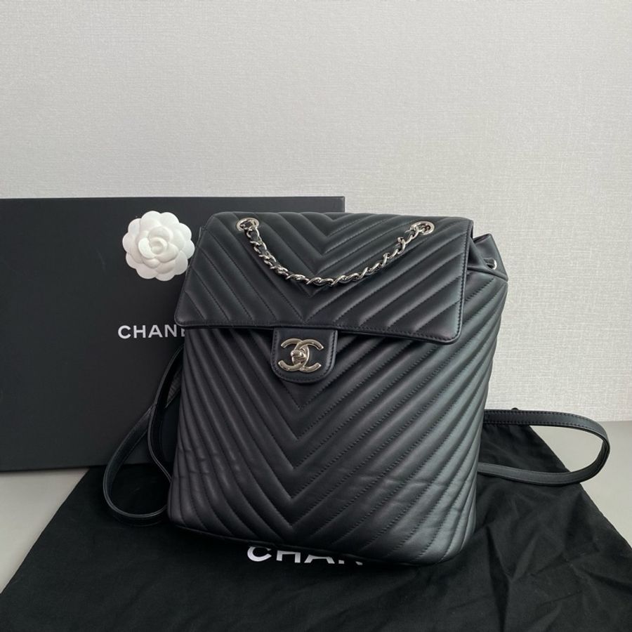 💎Chanel香奈兒|黑銀牛皮V紋|薩爾斯堡雙肩包|98新 保卡22開-3