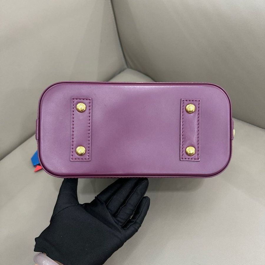 ️LV 老花拼色小怪獸聖誕限量款 alma貝殼包 23.5x17.5x11.5 99新配件鎖鑰匙 肩帶 塵袋-3
