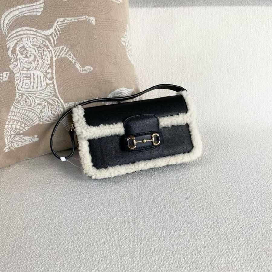 Gucci 羊羔毛Horsebit1955法棍 woc腋下包 黑色牛皮22*12*3 9新 配件子袋 塵袋-7