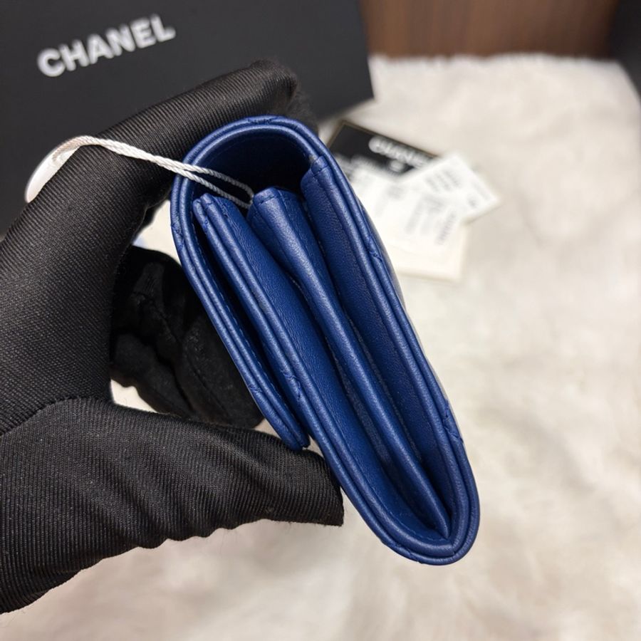 99新Chanel香奈兒藍色銀扣羊皮cf長款錢包 22開有卡 有盒子。-2