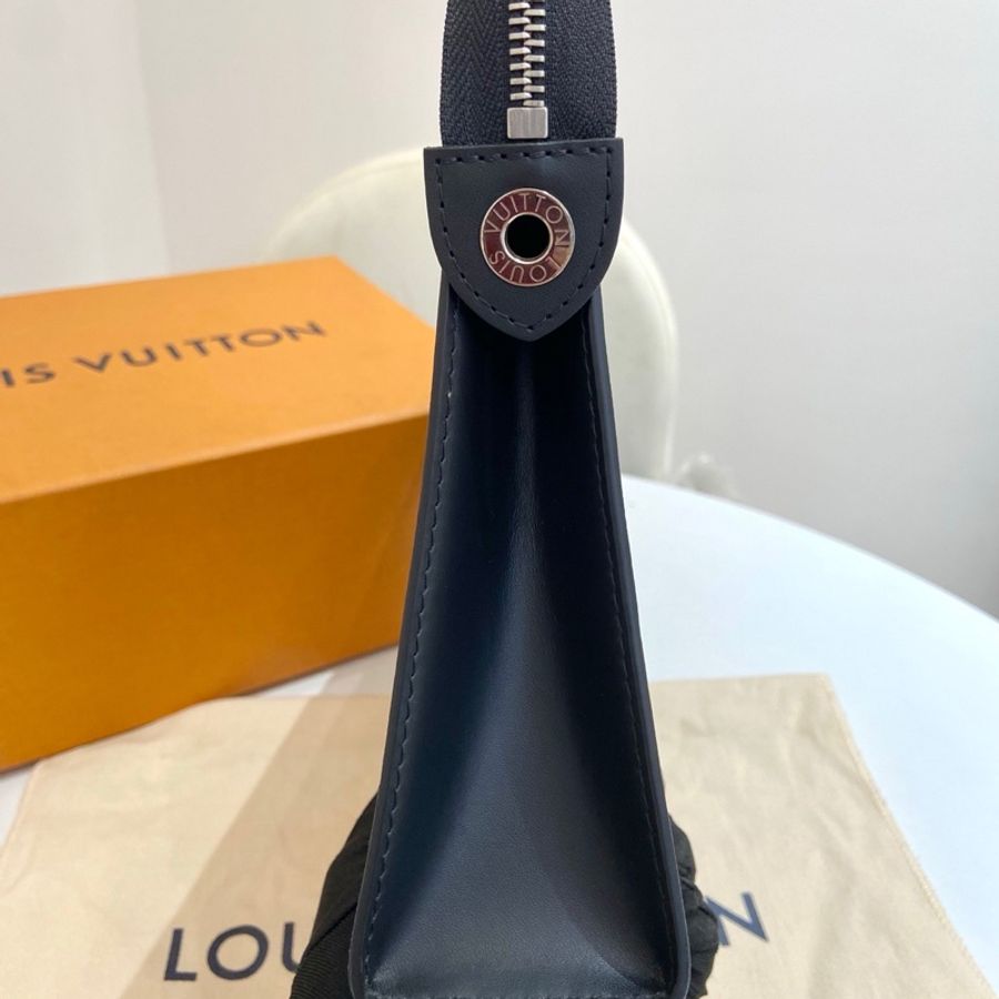 99新Louis Vuitton 路易威登 黑色棋盤格男士洗漱包手拿包 尺寸:27-2