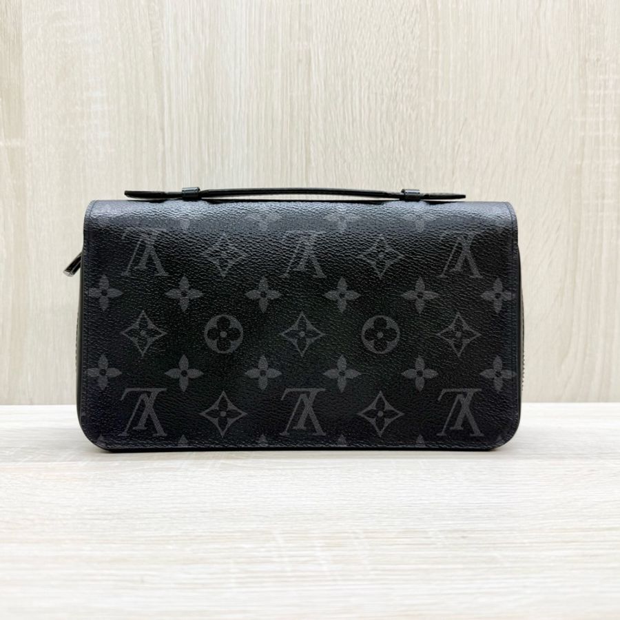 LV🤍黑灰老花手拿包M61698-1