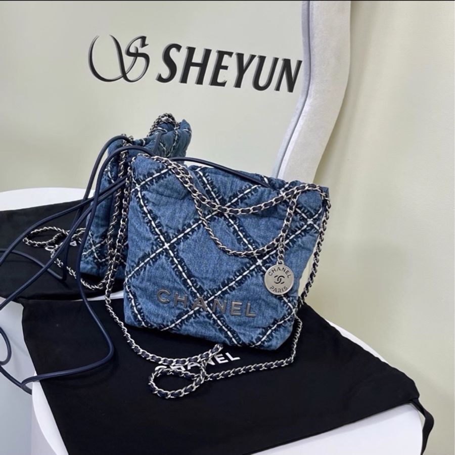 Chanel 24P 牛仔格紋22bag mini 近全新-1