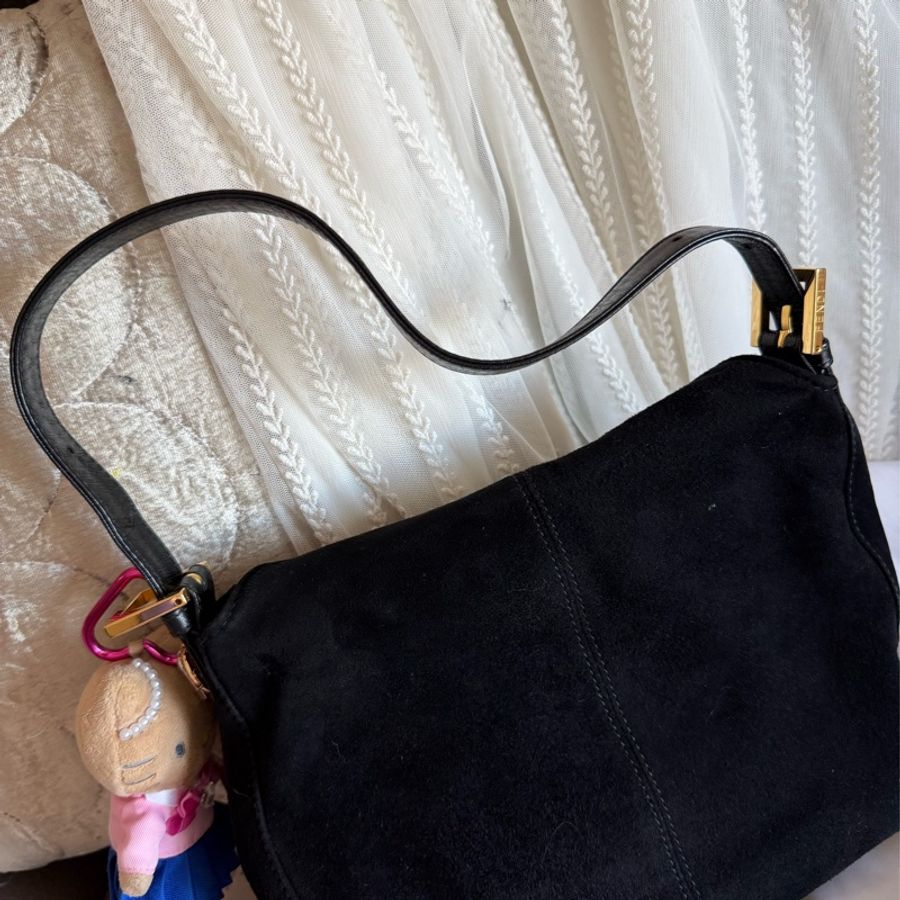 芬迪 黑色皮革 腋下包 側背包 包 Fendi 復古包 古董包 中古包包 黑色 法棍包 Mamma Baguette 中古包-5