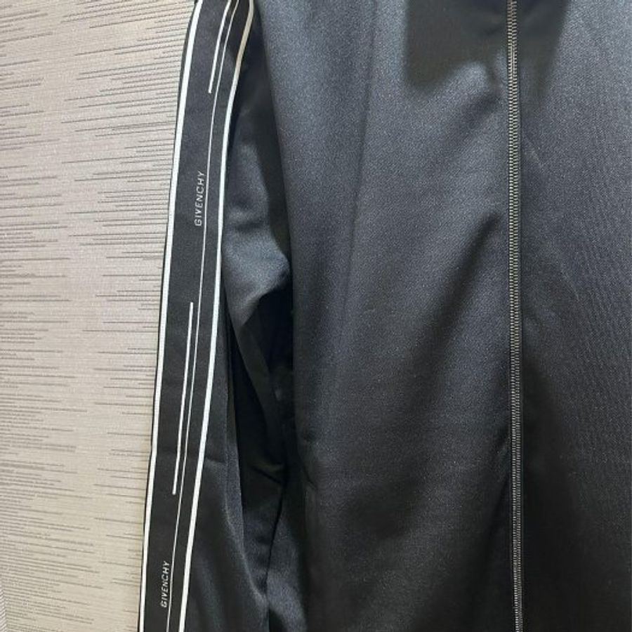 💎Han's house精品服飾💎 GIVENCHY 紀梵希 串標 LOGO 外套 現貨 S ~M原價35000-5