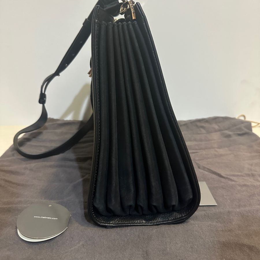 Meli Melo 小牛皮肩背包|全新未使用|經典黑色|英倫質感精品✨-2