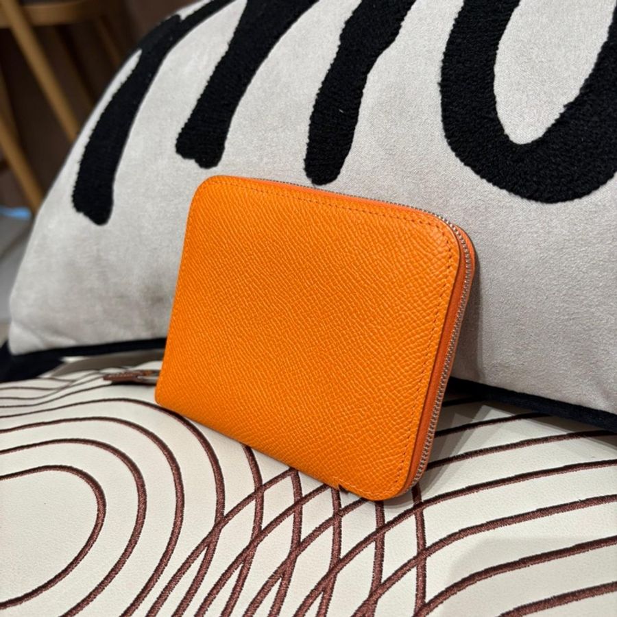 Hermes silk in compact ,stamp B-1