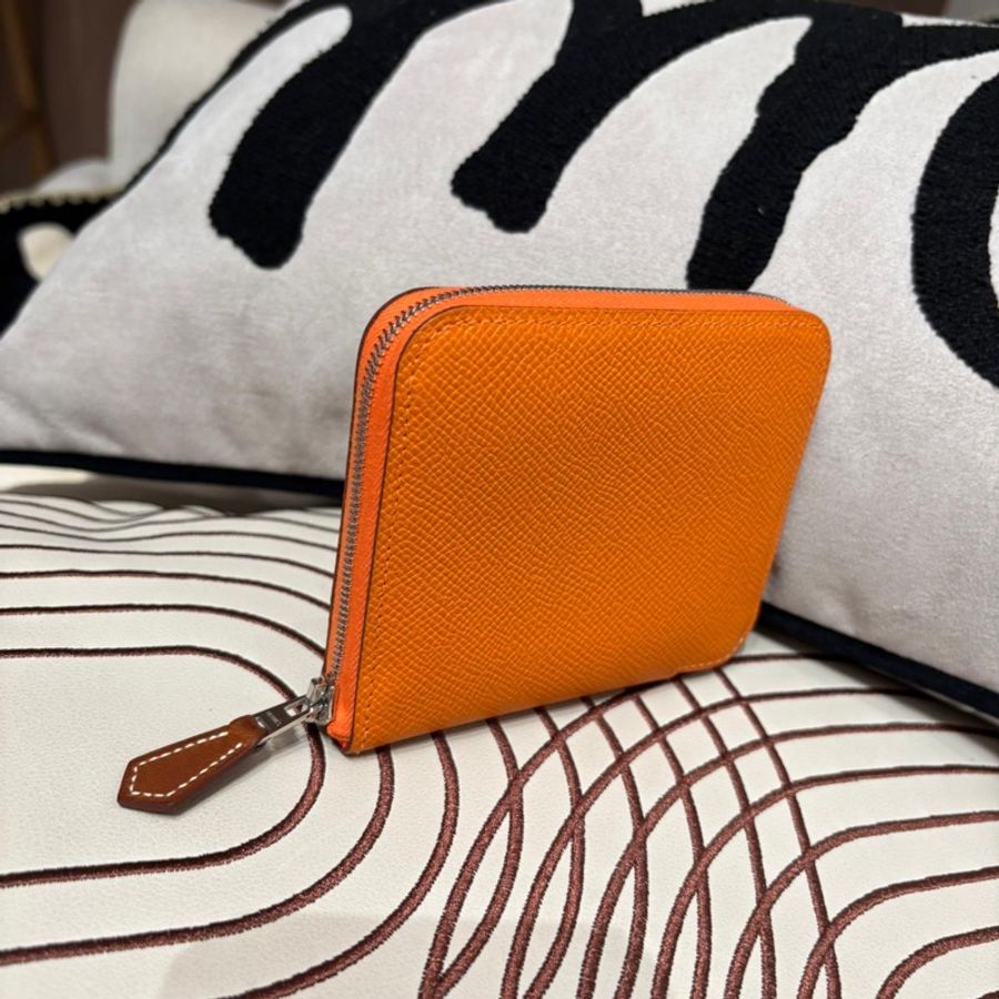Hermes silk in compact ,stamp B-3
