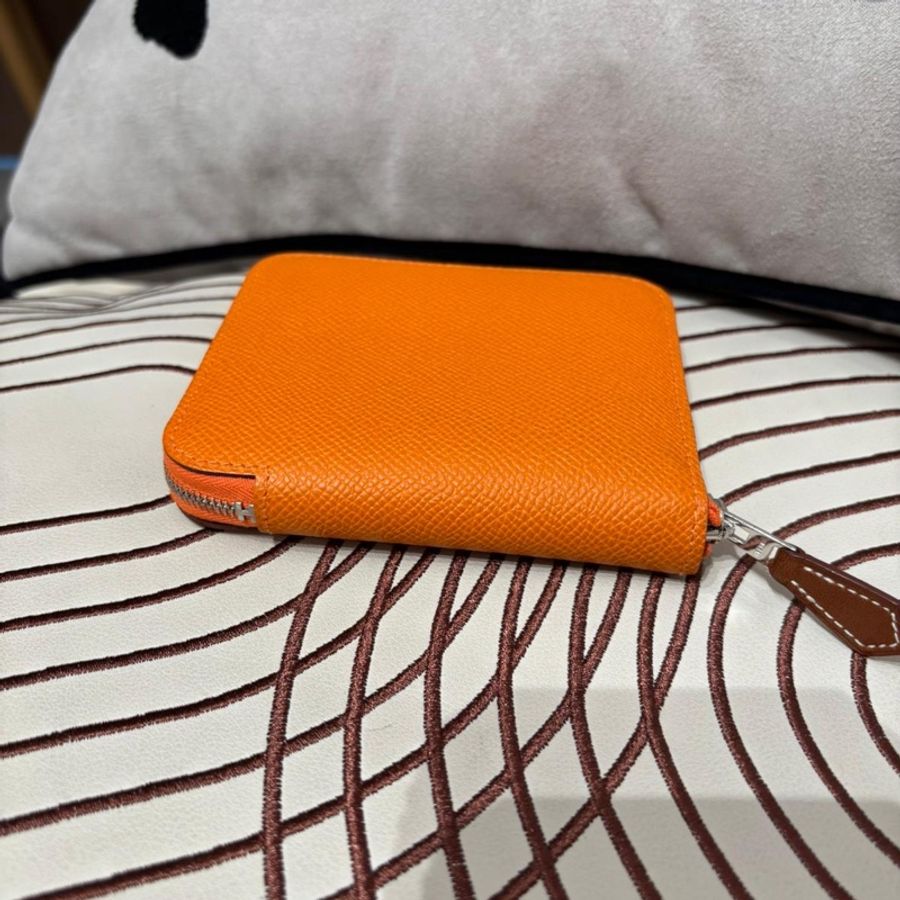 Hermes silk in compact ,stamp B-7