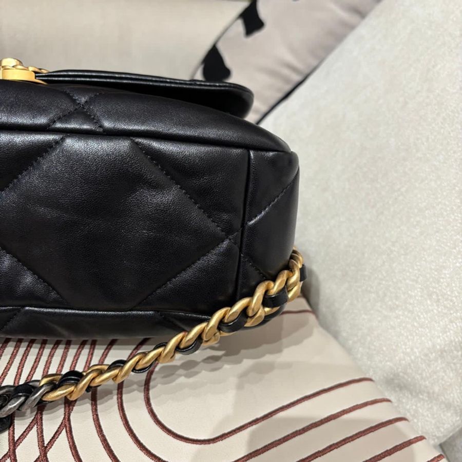 Chanel 19 Large 30cm Flap Bag 黑色-5