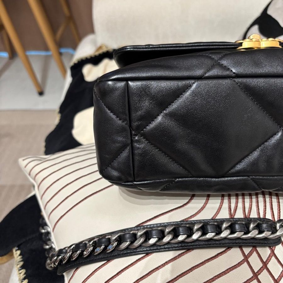 Chanel 19 Large 30cm Flap Bag 黑色-6