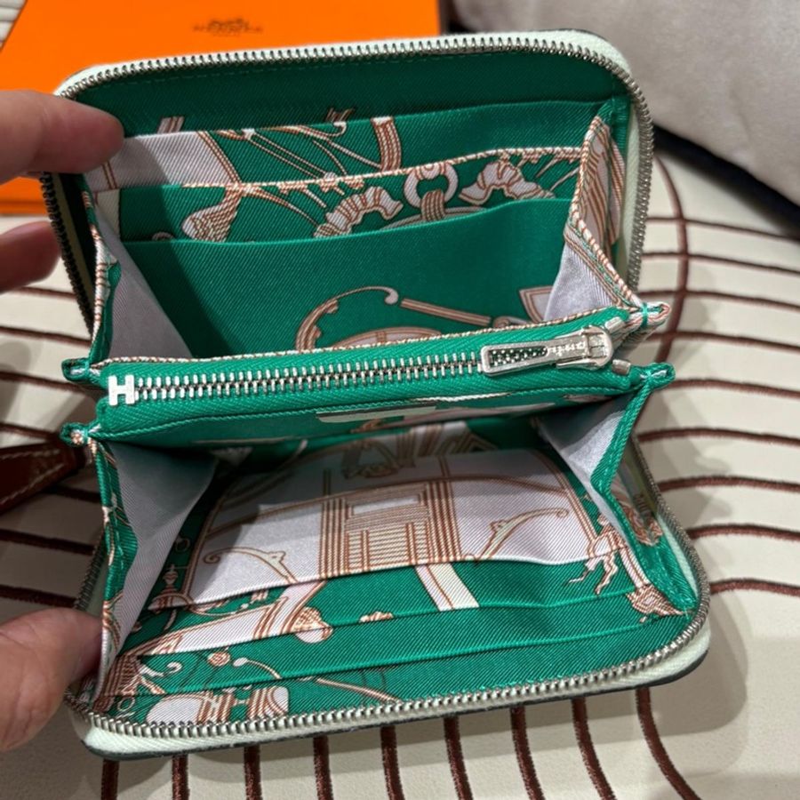 Hermes Silk in compact STAMP U 氣泡綠色-6