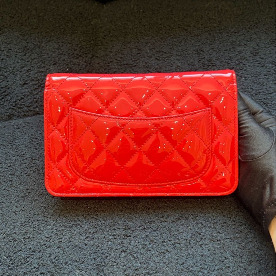 Chanel香奈兒漆皮發財woc玫紅色銀扣 中號19開經典凌格紋-2