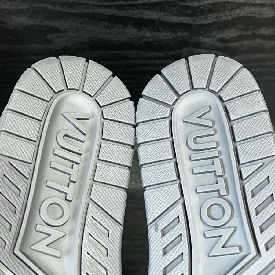 Louis Vuitton路易威登 黑灰Skate重工鉚釘拼休閒鞋 40碼-5