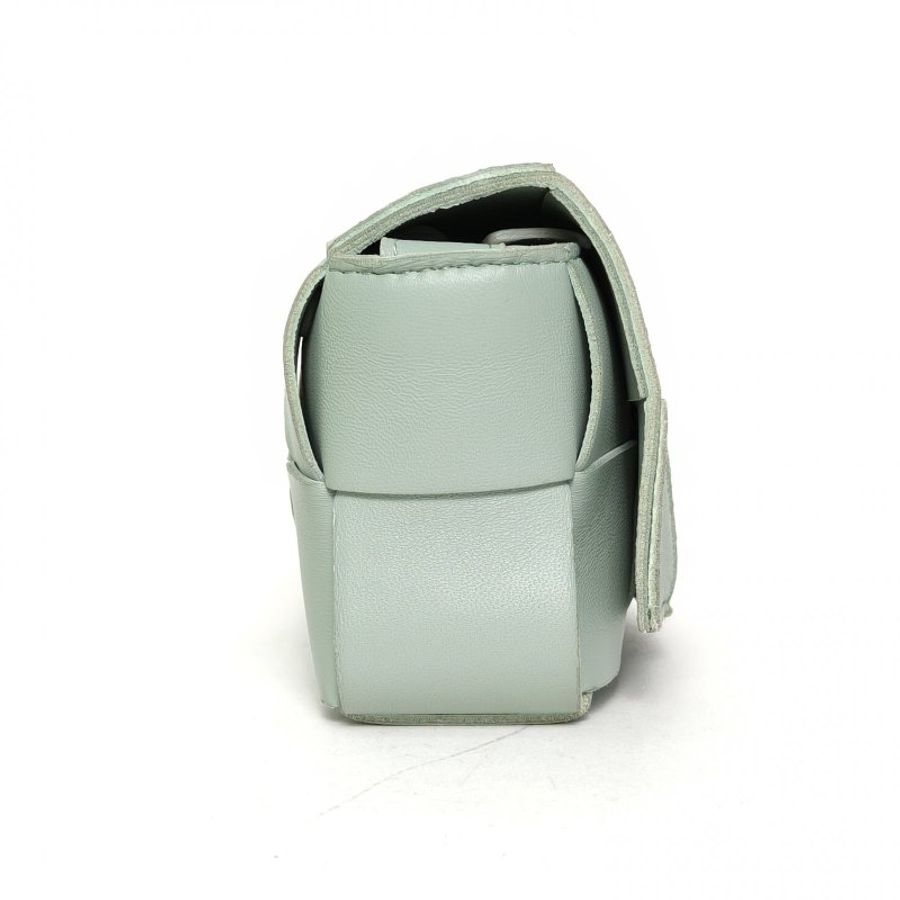 BOTTEGA VENETA CassetteMini12浅绿色羊皮肩背包-1