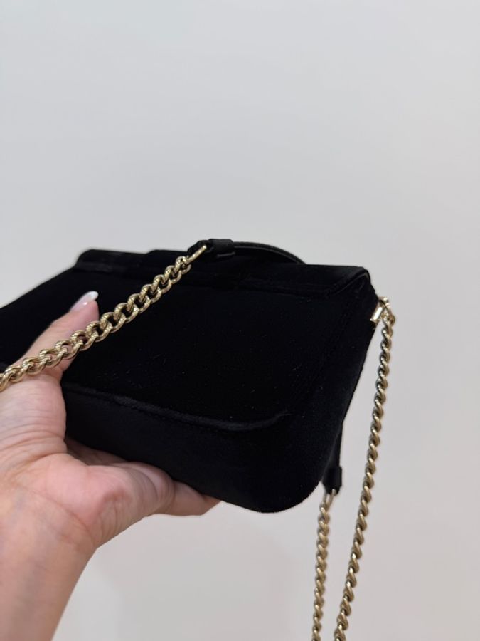 《仙闆名牌精品》Roger Vivier Tres Vivier RV 黑色 銀釦 天鵝絨 鏈條包 斜背包 肩背包-10