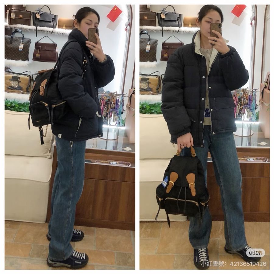 《仙闆名牌精品》Burberry rucksack 黑金 中號 尼龍 後背包 雙肩包 手提包 肩背包-2