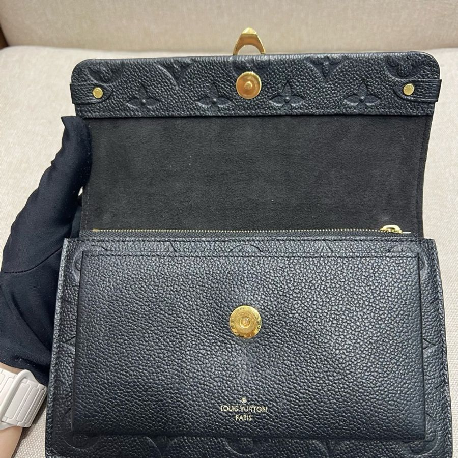 LV/路易威登 Vavin WOC 黑色牛皮壓紋鏈條包 尺寸:19.5×5×12-7
