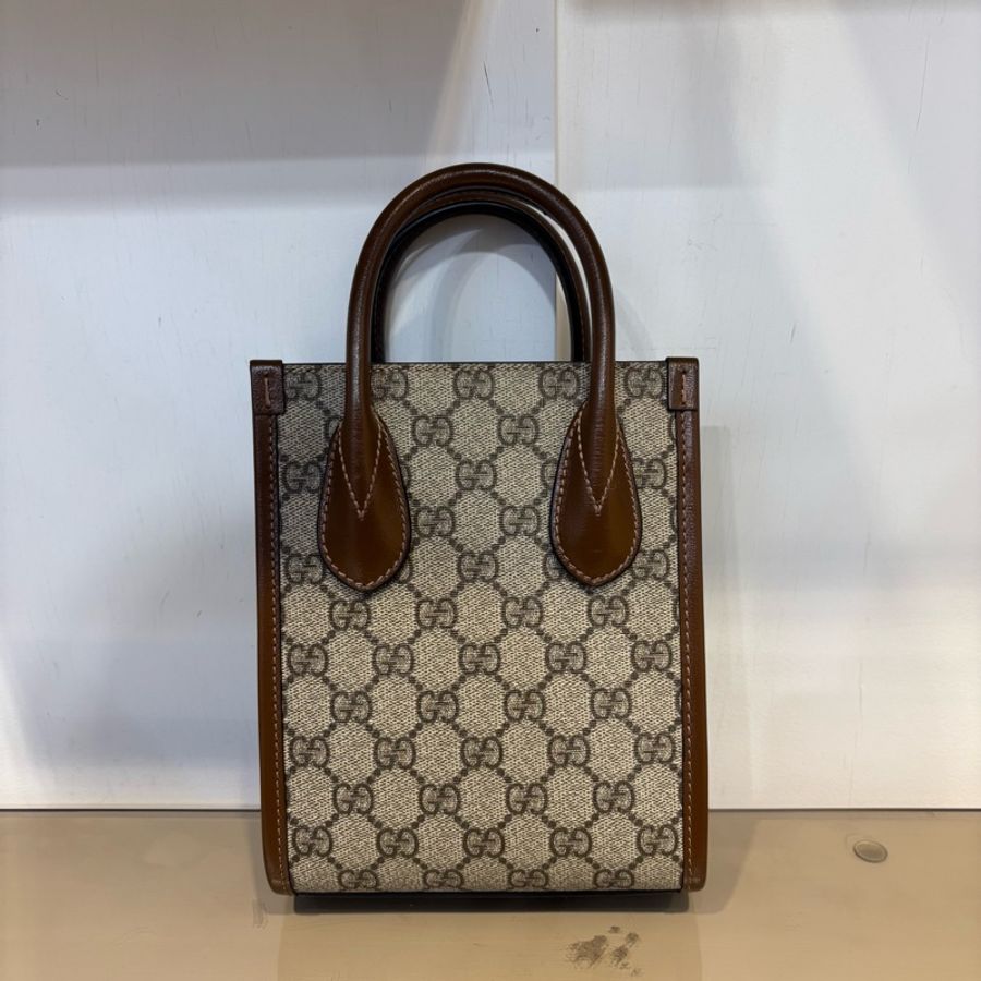 Gucci 咖色Interlocking 琴譜包-1