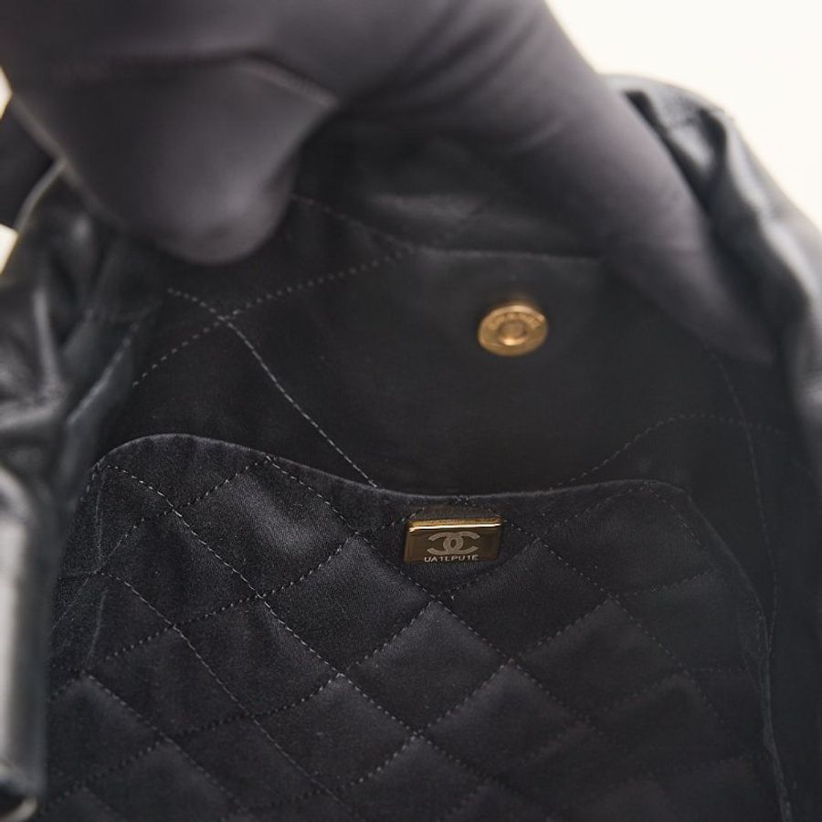 二手Chanel 22bag 小號黑金-17