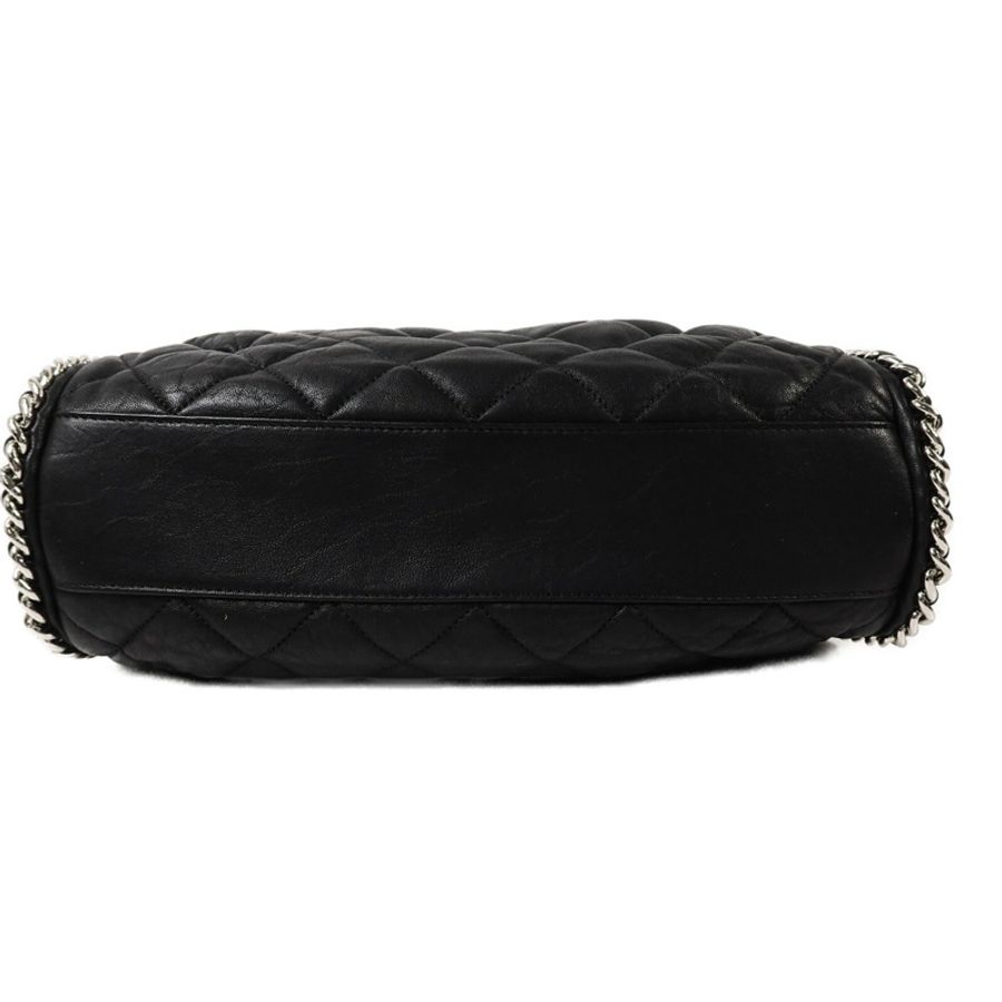 CHANEL 牛皮皮革Chain Around Hobo Bag鏈帶肩背袋-3