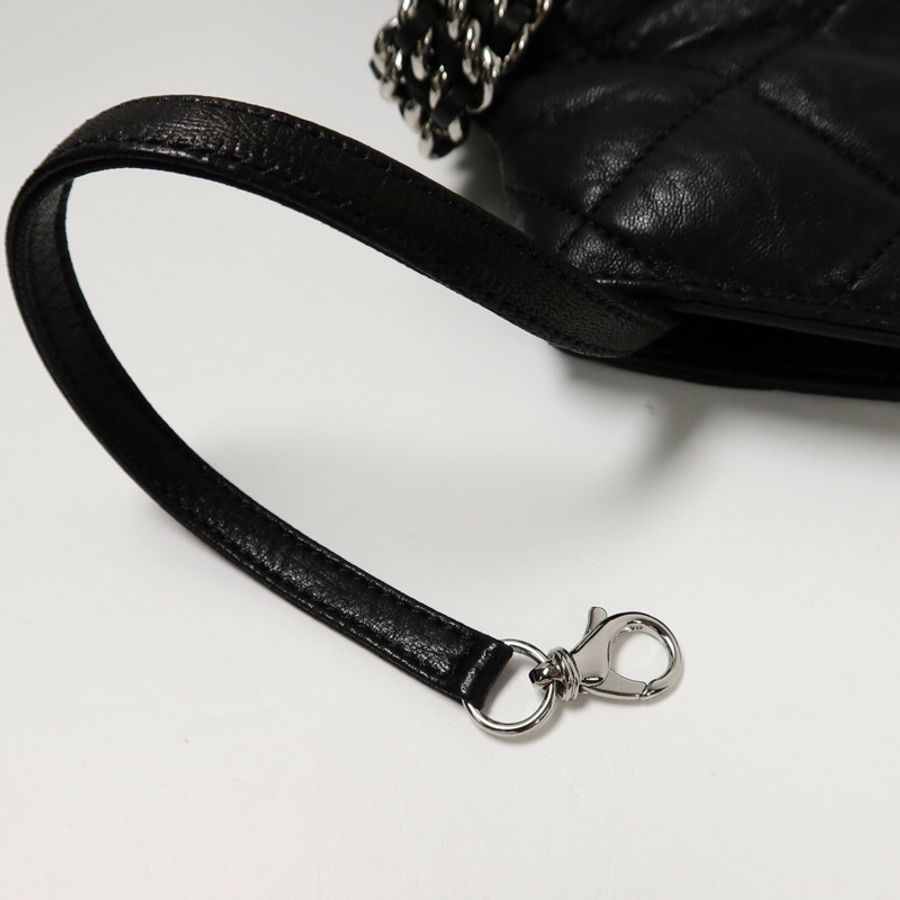 CHANEL 牛皮皮革Chain Around Hobo Bag鏈帶肩背袋-8