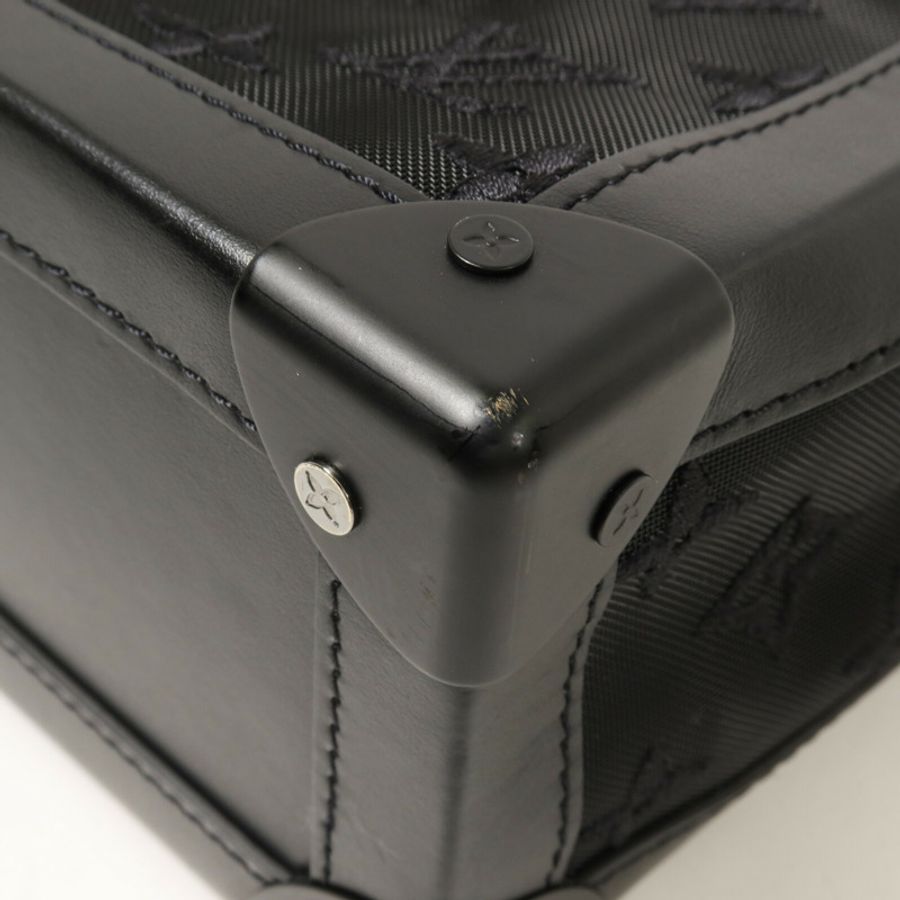 LOUIS VUITTON Monogram Mesh Soft Trunk肩背袋-13
