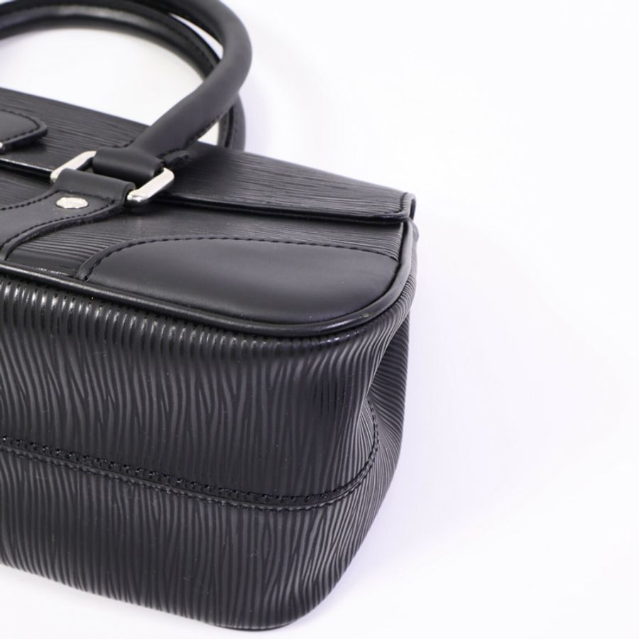 LOUIS VUITTON Epi Segur PM銀扣手挽袋-9