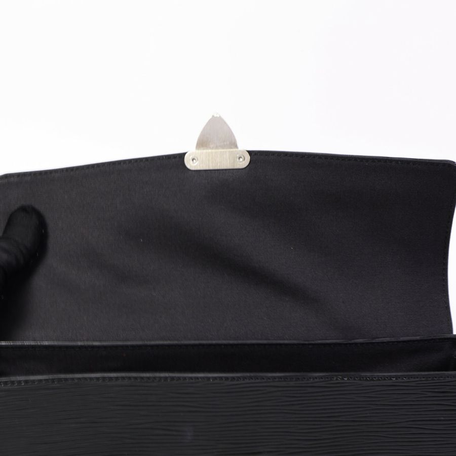LOUIS VUITTON Epi Segur PM銀扣手挽袋-13