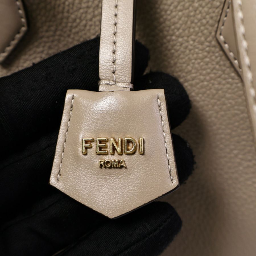 FENDI 牛皮皮革Origami Mini肩背袋-13