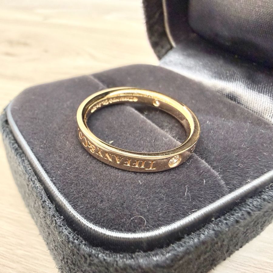 Tiffany&Co 超美✨18K玫瑰金鑲三鑽寬版戒指-6