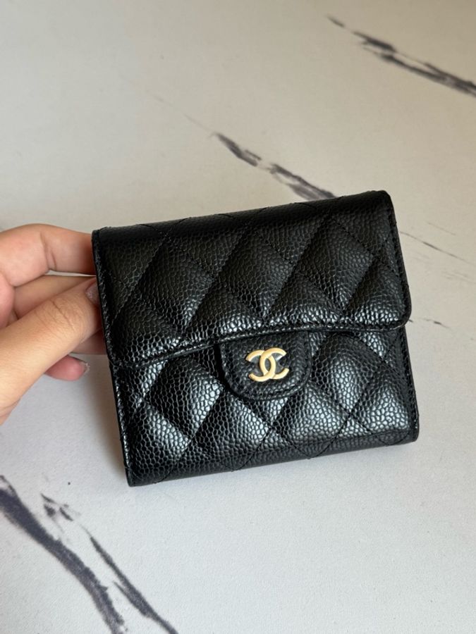 Chanel 黑荔枝金雙C釦式三折短夾💕-1