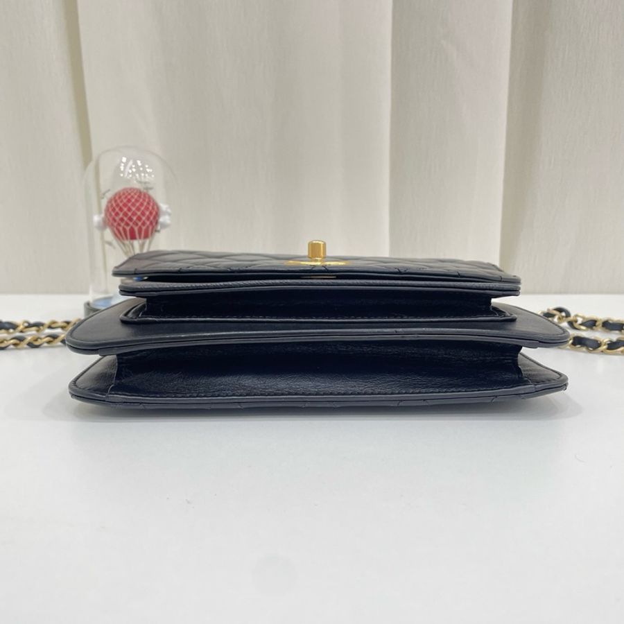 CHANEL/香奈兒 黑金菱格郵差包-5
