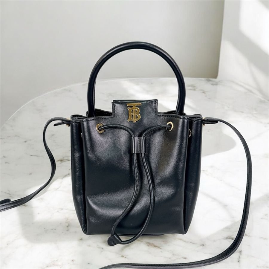 莉亞精品♡ Burberry TB黑金小水桶 二手美包-0