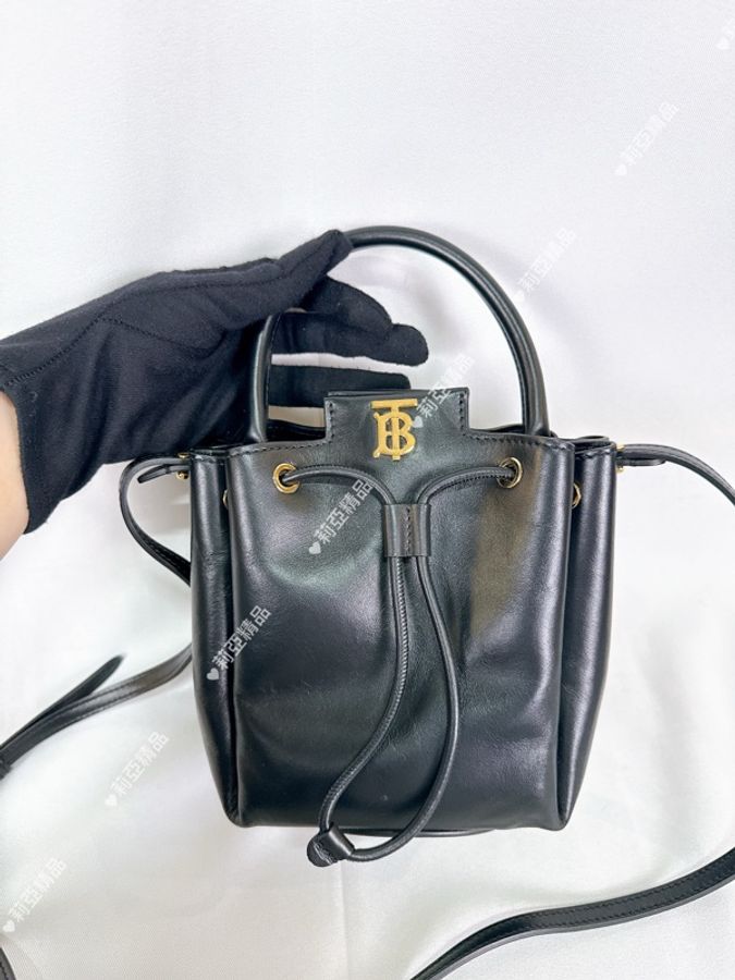 莉亞精品♡ Burberry TB黑金小水桶 二手美包-2
