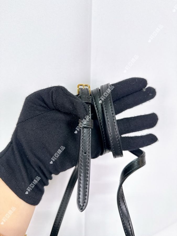 莉亞精品♡ Burberry TB黑金小水桶 二手美包-18
