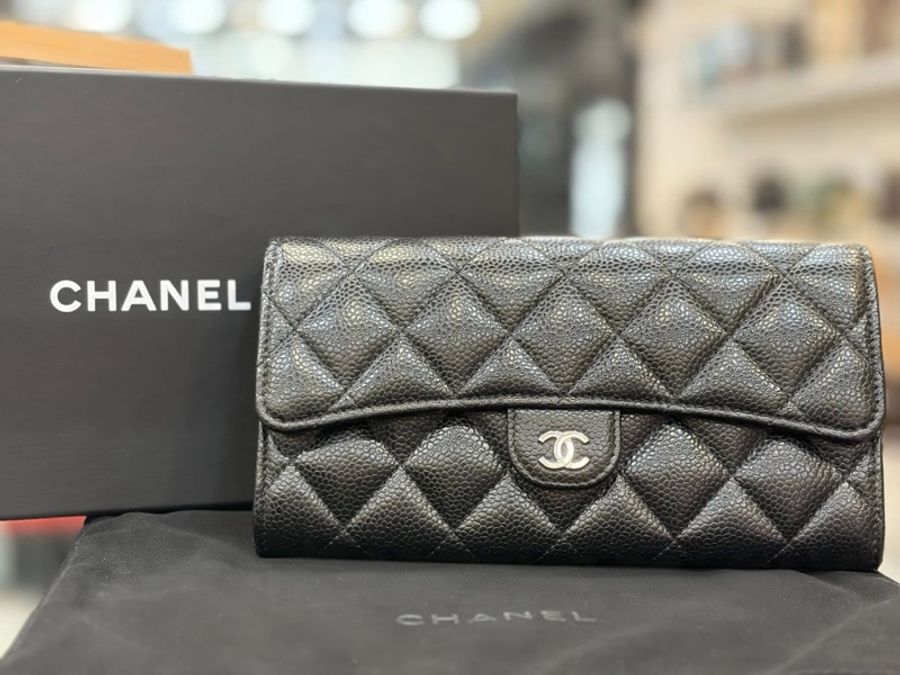 CHANEL 經典黑金荔枝皮三折長夾 - 黑銀-0