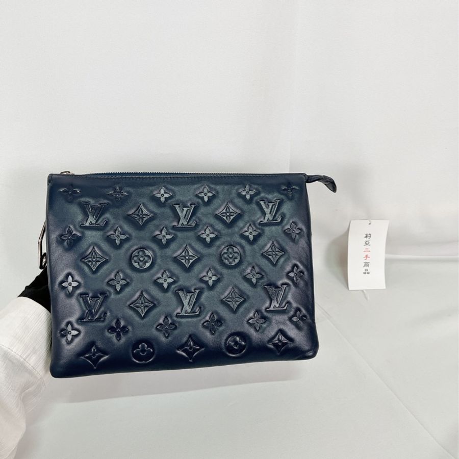 莉亞精品♡LV M20379 Coussin PM深藍黑壓紋斜背包 二手-5