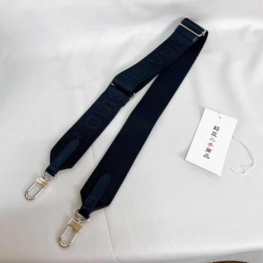 莉亞精品♡LV M20379 Coussin PM深藍黑壓紋斜背包 二手-19